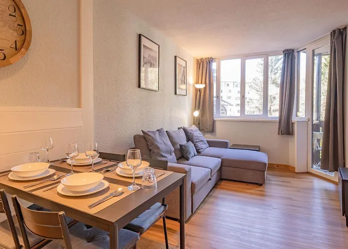 Jonquille 2c - Peaks Getaway